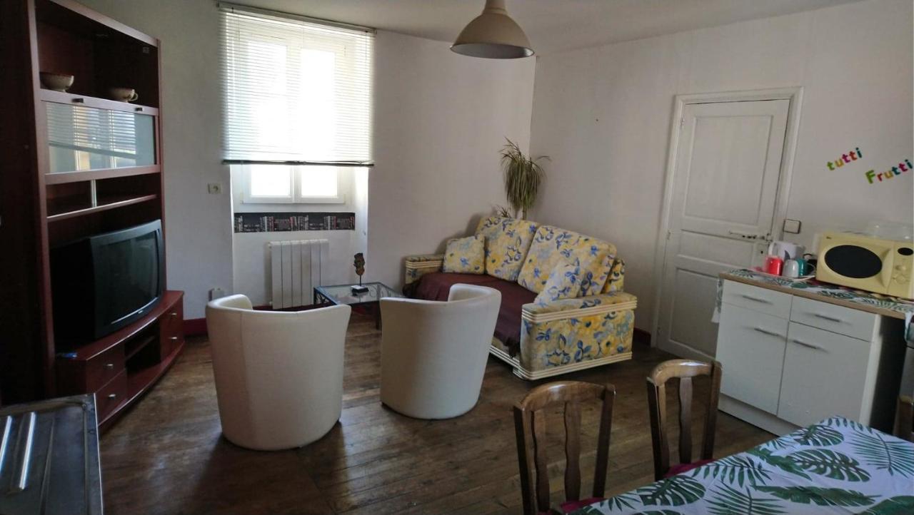 Gite Pour 6 Ou Chambre Pour 2 A Formigny Екстер'єр фото